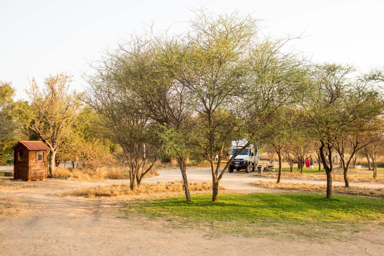 Woodlands Stop Over And Lodge Francistown Esterno foto