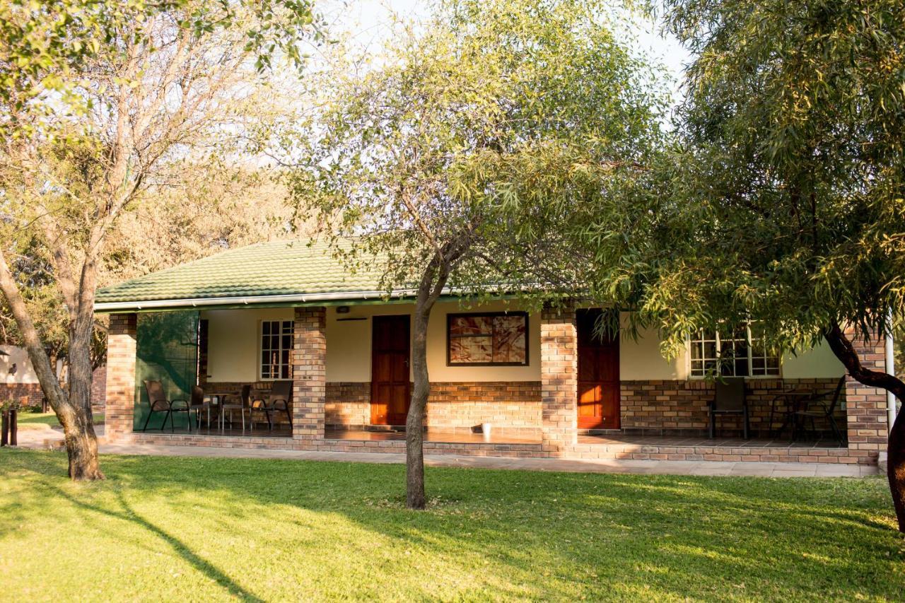 Woodlands Stop Over And Lodge Francistown Esterno foto